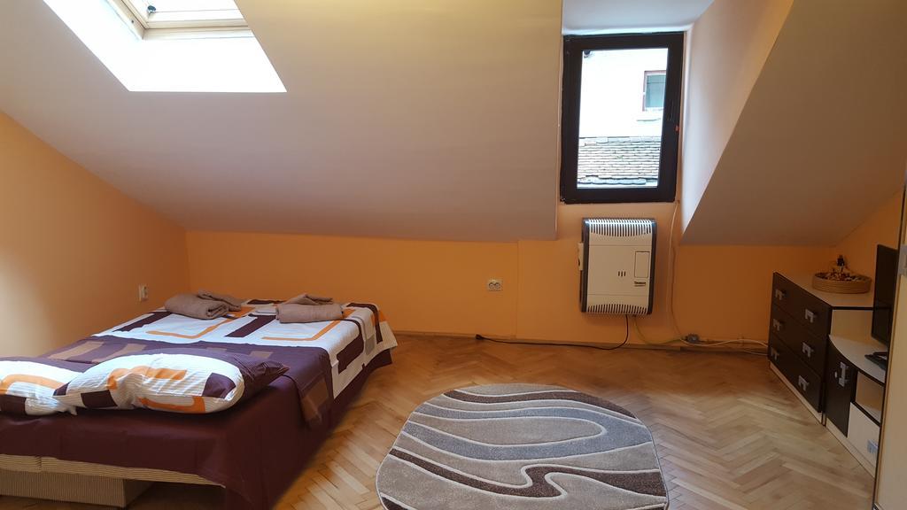 Studio Piata Sfatului - Brašov Exteriér fotografie