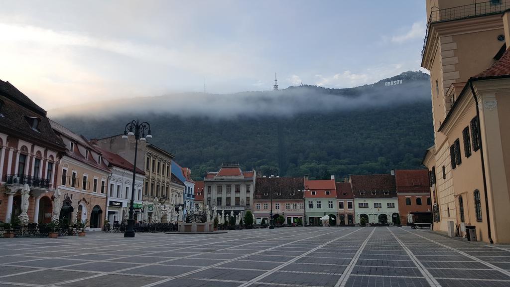Studio Piata Sfatului - Brašov Exteriér fotografie